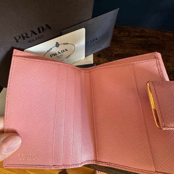 PRADA Full Inclusion NWOT Stunning Saffiano Leather and Gold Bar Wallet - Picture 4 of 11